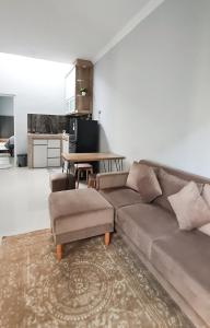 Baturiti Modern Guest House with private pool