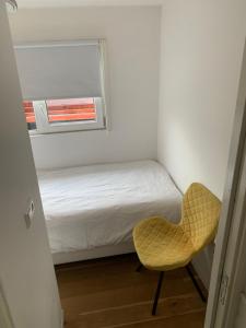 Tiny Houseboat B&B on the Amstel River