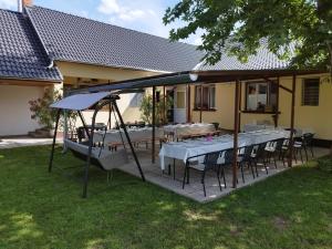 Tartós Szegfű Vendégház, Magánszállás