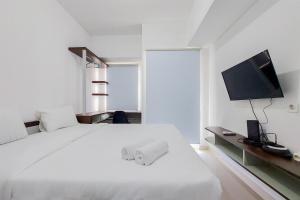 Fancy and Nice Studio Apartment at Serpong Garden By Travelio