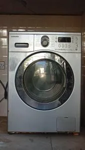 Home office Bedsitter available - Ilbisil