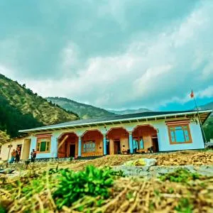 Aanandam wood homestay devalsari - Miānī