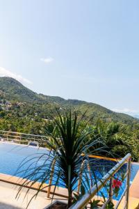 Chaweng Hill with pool