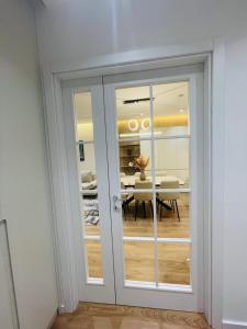 Amelia Apartment 2BR-2BA New Boulevard