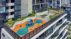 2BR-2BR-2Cars -CBD-Pool-sleeps 6