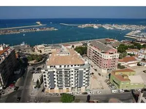 La Rosaleda, céntrico, con garaje y terraza exterior - El Tosalet