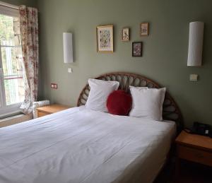 Hotels Hostellerie Du Lys : photos des chambres