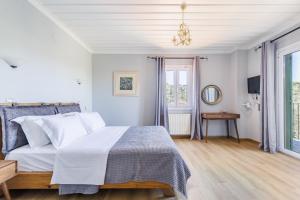 Aretousa - Deluxe Pool Apartment