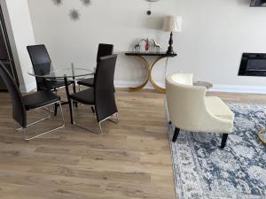 Cozy 3 Bedroom Townhome Hyde Park Mall & Western University