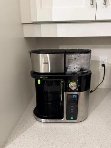 Cozy 3 Bedroom Townhome Hyde Park Mall & Western University