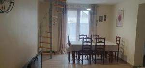 Maison proche de Paris et Aéroport Orly jusquà 7 personnes