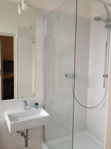 Single Room with Private Bathroom room in Sentral Apartments