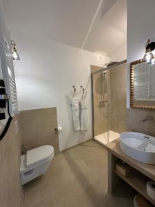 Hotels Mas des Romarins, The Originals Relais : photos des chambres