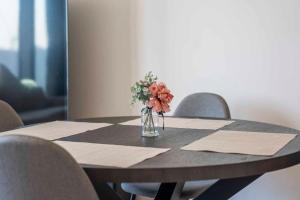 Downtown Dubai Luxury 1 BR in BLVD Heights T1