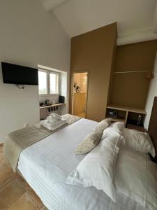 Hotels Mas des Romarins, The Originals Relais : photos des chambres