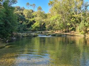 Maisons de vacances Riverside farmhouse with olive grove : photos des chambres