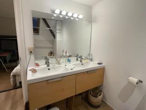 Petit duplex cosy coup de coeur, dans ferme de charme du 18 è siècle au milieu des champs