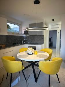 Luxury Apartment PalmView mit Whirlpool und Terrasse