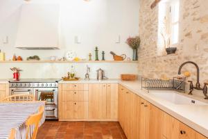 Villas Mas de 190m2 Climatise avec Piscine et Cuisine d-ete - 10 pers : photos des chambres