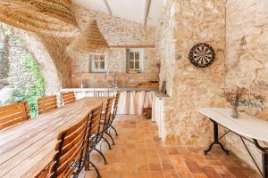 Villas Mas de 190m2 Climatise avec Piscine et Cuisine d-ete - 10 pers : photos des chambres