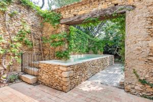 Villas Mas de 190m2 Climatise avec Piscine et Cuisine d-ete - 10 pers : photos des chambres