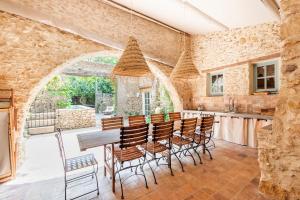 Villas Mas de 190m2 Climatise avec Piscine et Cuisine d-ete - 10 pers : photos des chambres