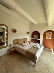 Hotels Mas des Romarins, The Originals Relais : photos des chambres