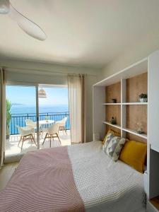 Beachfront apartment in Almuñécar