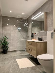 Elegant Townhouse, Breathtaking Views and Free Parking