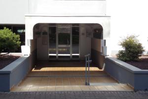 Comfortable flat just steps from the beach