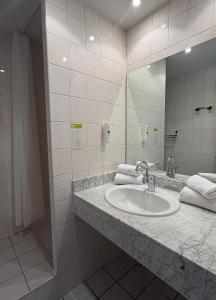 Hotels Cit'hotel Le Chris'tel hotel et restaurant : photos des chambres