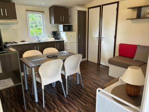 Campings LES PIERRES CHAUDES : photos des chambres