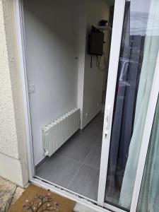 Studio dans maison familiale proche Paris et Disney