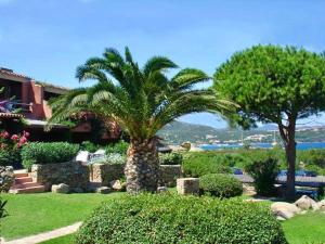 ISA-Residence with swimming pool in Marinella just 300 mt from the sea, apartments with sea view