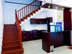 U p WELIGAMA Room 3