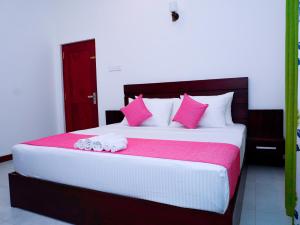 U p WELIGAMA Room 3
