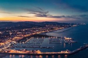 Casa dartista al mare