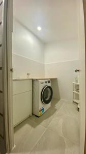 Modern Studio Room Retreat