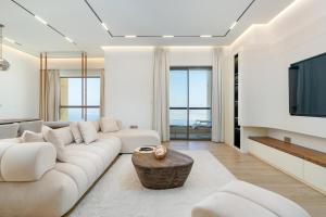 King 2 Bedroom Jumeirah Beach & Dubai Eye Views