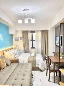 Luxurious condo with City View in Horizons 101