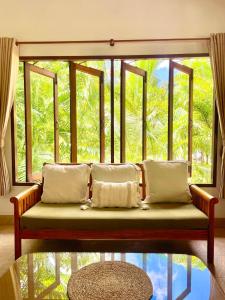 Villa Mona-Beachfront Sunset Peaceful Garden Villa