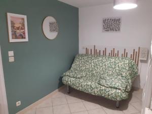 studio bas de villa, jardin et spa (été seulement)