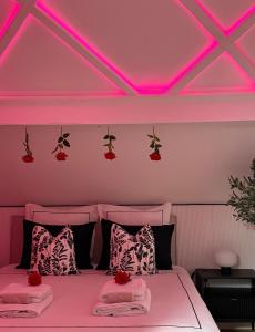 Maisons de vacances Cottage with private hot tub 30 min from Paris : photos des chambres