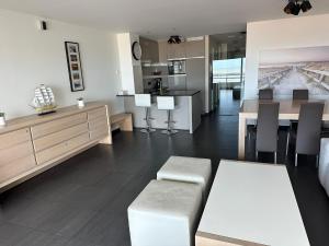 Panoramic view on beach, ships, sea - place to be