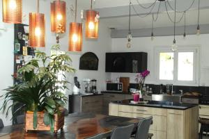 B&B / Chambres d'hotes La Mirabelle - suite familiale de charme en Provence : photos des chambres