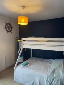 4 étoiles App de charme 3 chambres, jardin et vue mer