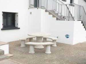 4 étoiles App de charme 3 chambres, jardin et vue mer