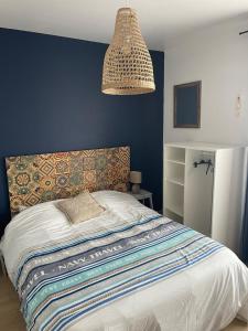 4 étoiles App de charme 3 chambres, jardin et vue mer