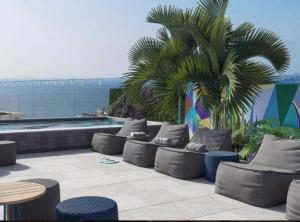 Stúdio com Piscina e Varanda privativa Skylux Apto 2109