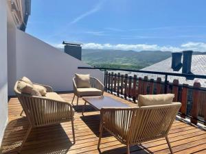 Magnifico ático con vistas, parking y piscina